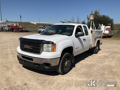 2011 GMC Sierra 2500HD 4x4 Extended-Cab Service Truck