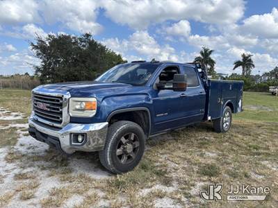 2015 GMC Sierra 3500HD Extended-Cab Service Truck