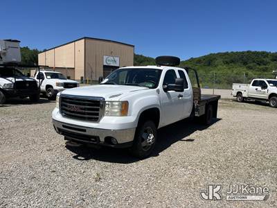 2008 GMC Sierra 3500HD 4x4 Extended-Cab Flatbed Truck
