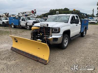 2015 GMC Sierra 3500HD Extended-Cab Service Truck