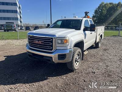 2015 GMC Sierra 3500HD 4x4 Extended-Cab Service Truck