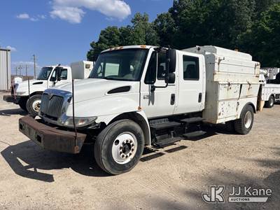 2006 International 4200 Crew-Cab Enclosed Service Truck