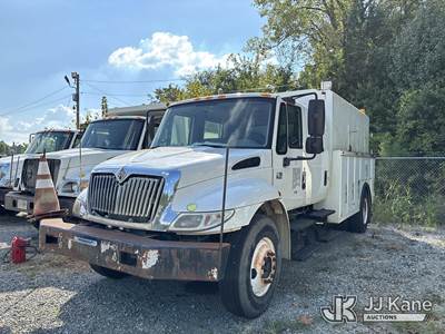 2007 International 4200 Crew-Cab Enclosed Service Truck