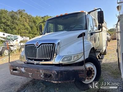 2007 International 4200 Crew-Cab Enclosed Utility Truck
