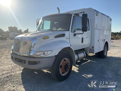 2015 International 4300 Extended-Cab Enclosed Utility Truck