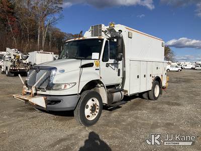 2014 International 4300 Enclosed Utility/Air Compressor Truck