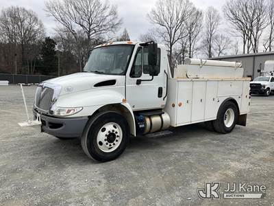 2018 International 4300 URD/Flatbed Truck