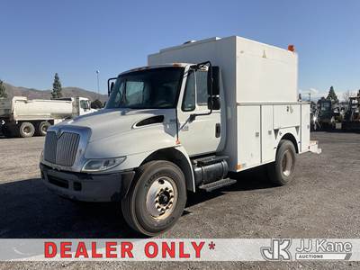 2004 International 4300 Enclosed Utility Truck