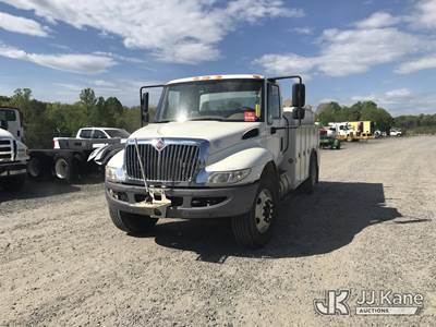 2019 International 4300 URD/Flatbed Truck