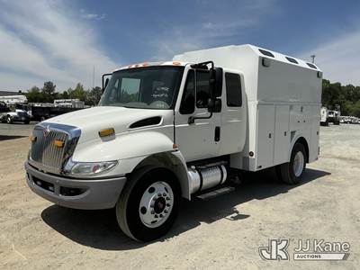 2015 International 4300 Extended-Cab Enclosed Utility Truck