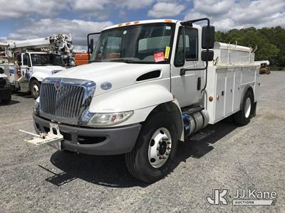 2019 International 4300 URD/Flatbed Truck