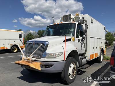 2015 International 4300 Enclosed Utility/Air Compressor Truck