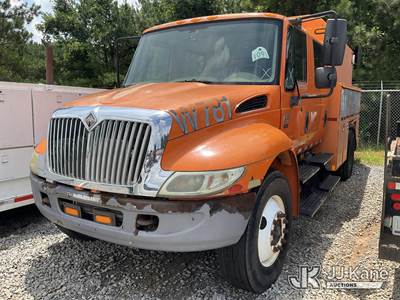 2006 International 4300 Crew-Cab Enclosed Utility Truck