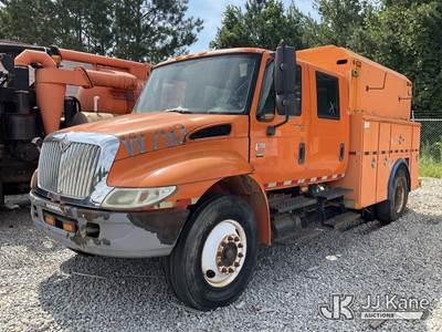 2006 International 4300 Crew-Cab Enclosed Utility Truck