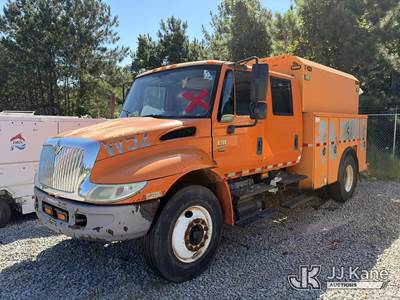 2006 International 4300 Crew-Cab Enclosed Utility Truck