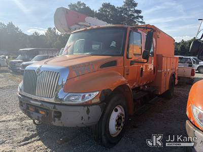 2006 International 4300 Crew-Cab Enclosed Utility Truck