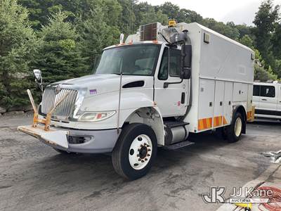 2014 International 4300 Air Compressor/Enclosed Utility Truck