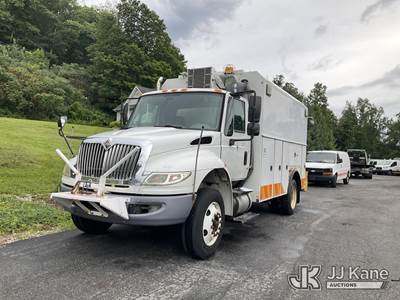 2015 International 4300 Air Compressor/Enclosed Utility Truck
