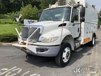 2015 International 4300 Air Compressor/Enclosed Utility Truck
