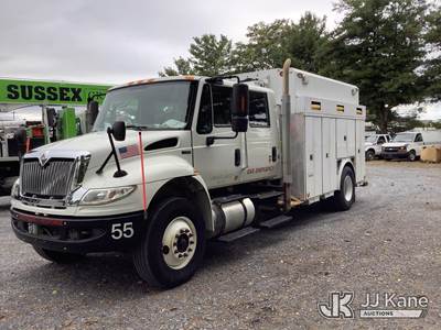 2015 International 4400 Crew-cab Air Compressor/Enclosed Utility Truck