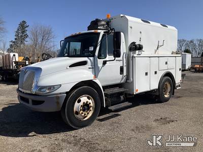 2010 International 4400 Enclosed Service Truck