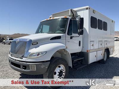 2005 International 4400 Enclosed Utility Truck