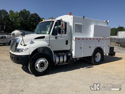 2016 International 4400 Enclosed High-Top Utility Truck