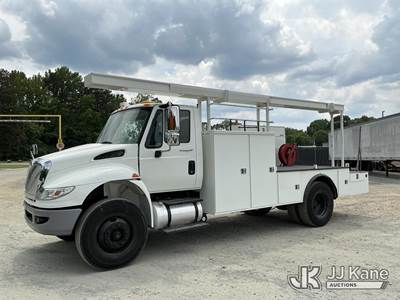 2012 International 4400 Flatbed/Service Truck