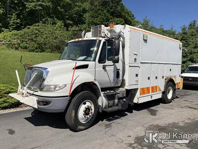 2016 International 4400 Enclosed Utility/Air Compressor Truck