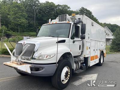 2016 International 4400 Enclosed Utility/Air Compressor Truck
