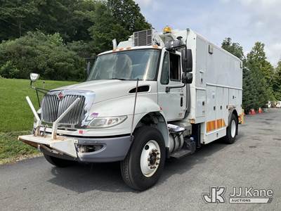 2016 International 4400 Air Compressor/Enclosed Utility Truck