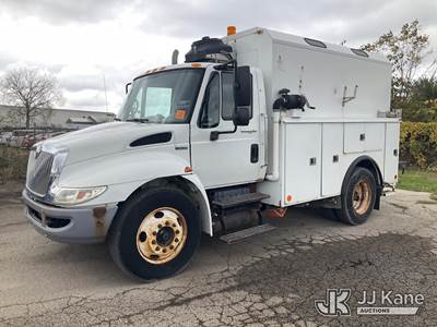 2010 International 4400 Enclosed Utility Truck