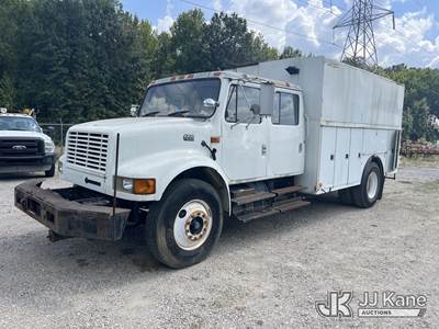 2002 International 4700 Crew-Cab Enclosed Utility Truck