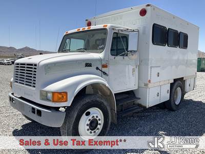 1996 International 4900 Enclosed Utility Truck