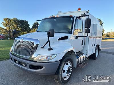 2018 International DuraStar 4300 Air Compressor/Enclosed Utility Truck