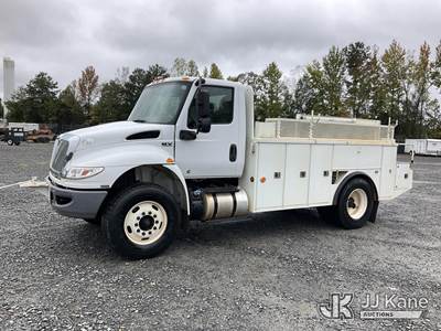 2022 International HV607 URD/Flatbed Truck