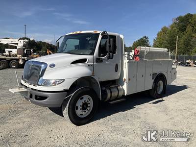 2022 International HV607 URD/Flatbed Truck