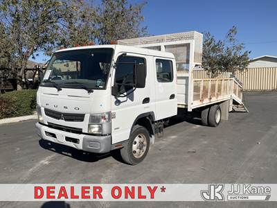 2016 Mitsubishi Fuso Extended-Cab Flatbed/Utility Truck