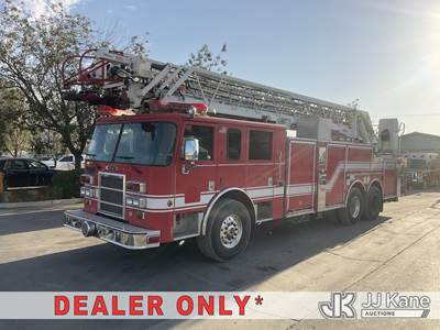 2005 Pierce Dash T/A Ladder/Fire Truck