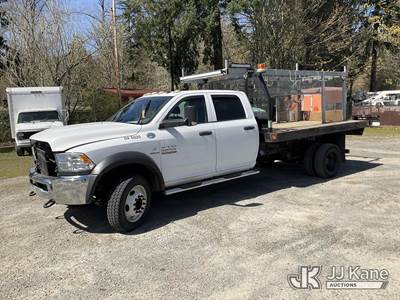 2017 RAM 5500 Crew-Cab Flatbed/Service Truck