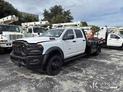 2025 RAM 5500 Crew-Cab Flatbed/Service Truck
