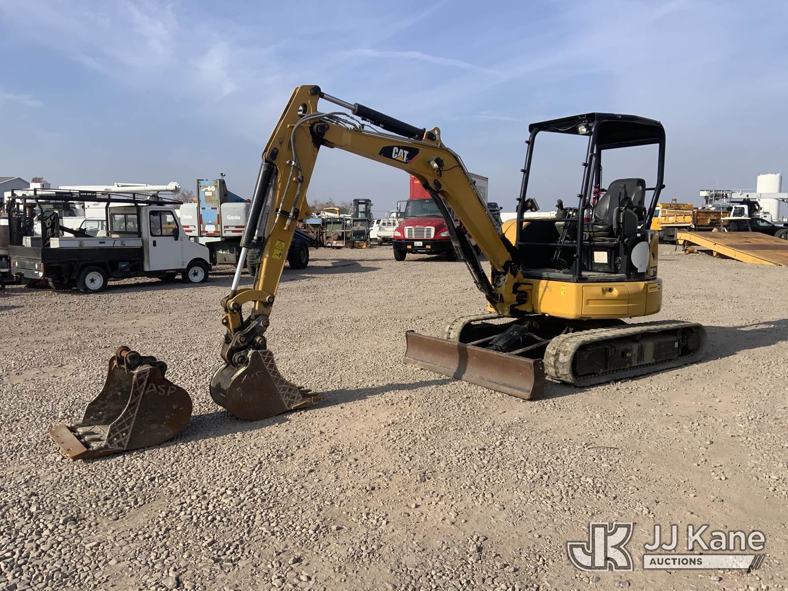 Cat 303.5E2 Mini Hydraulic Excavator For Sale | Dixon, CA | 13281064 ...