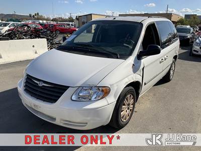 2006 Chrysler Town & Country Cargo Van