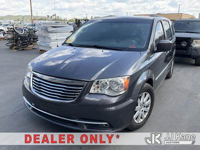 2016 Chrysler Town & Country Mini Passenger Van