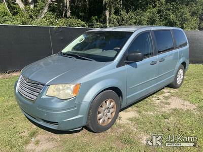 2008 Chrysler Town & Country Mini Passenger Van