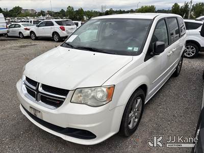 2013 Dodge Grand Caravan SE Mini Cargo Van