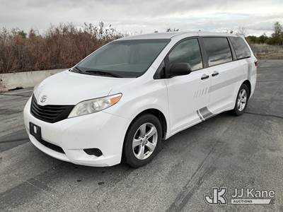 2017 Toyota Sienna Mini Passenger Van