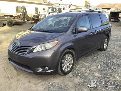 2011 Toyota Sienna AWD Mini Passenger Van
