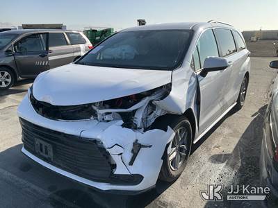 2023 Toyota Sienna AWD Mini Passenger Van