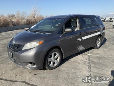 2015 Toyota Sienna Mini Passenger Van